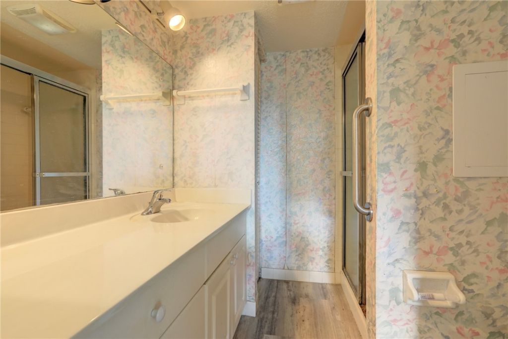 1100 W Ponce De Leon Circle W, Unit W305, Vero Beach, FL 32960 Photo