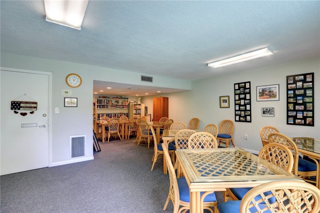 1100 W Ponce De Leon Circle W, Unit W305, Vero Beach, FL 32960 Photo