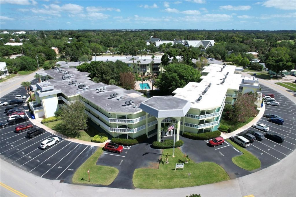 1100 W Ponce De Leon Circle W, Unit W305, Vero Beach, FL 32960 Photo