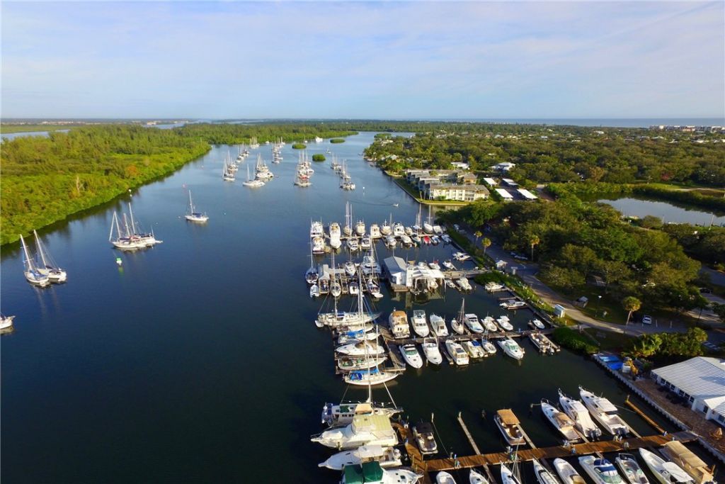 1100 W Ponce De Leon Circle W, Unit W305, Vero Beach, FL 32960 Photo