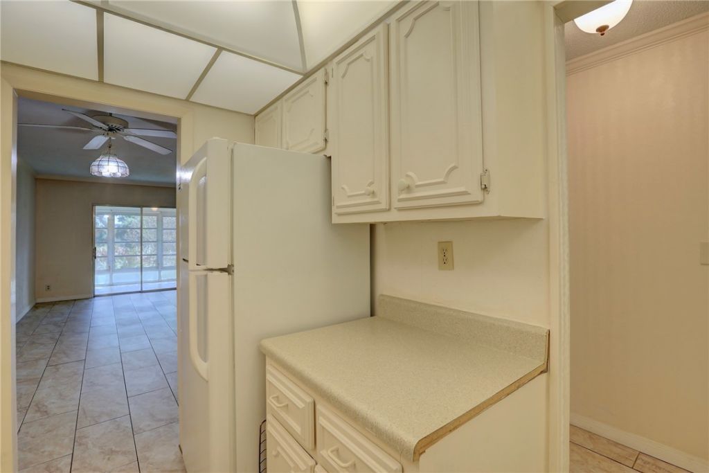 1100 W Ponce De Leon Circle W, Unit W305, Vero Beach, FL 32960 Photo