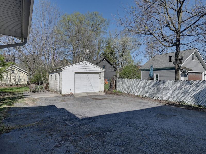 1129 Grandview Avenue, Columbus, OH 43212 Photo 5