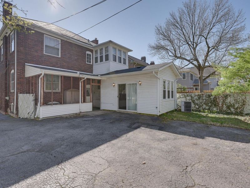 1129 Grandview Avenue, Columbus, OH 43212 Photo 9