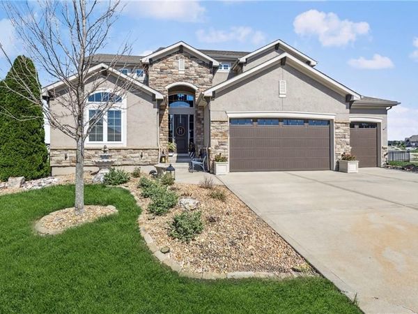 1401 Spurlock Cove, Raymore, MO 64083