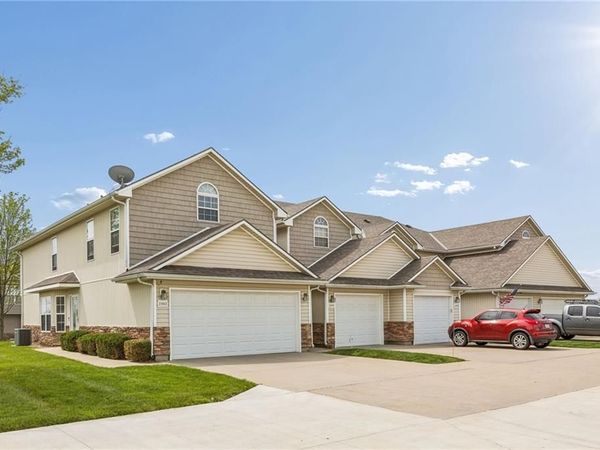 21032 MillRidge Street, Spring Hill, KS 66083