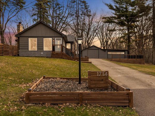 1714 Howard Street N, Maplewood, MN 55109