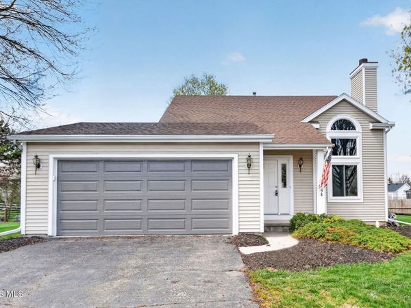 1538 Eaglecrest Road, Perrysburg, OH 43551