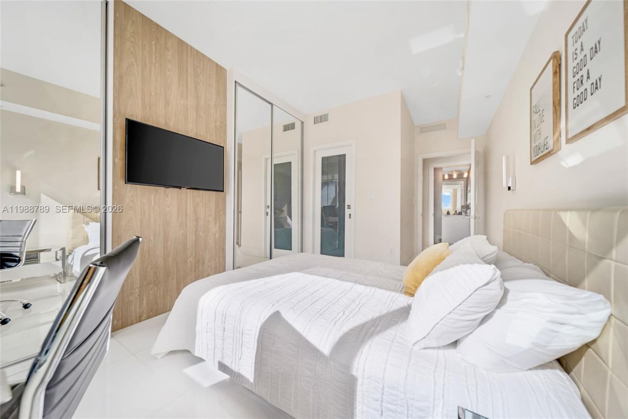 253 NE 2nd St, Unit 1109, Miami, FL 33132 Photo