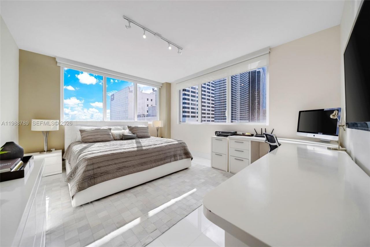 253 NE 2nd St, Unit 1109, Miami, FL 33132 Photo