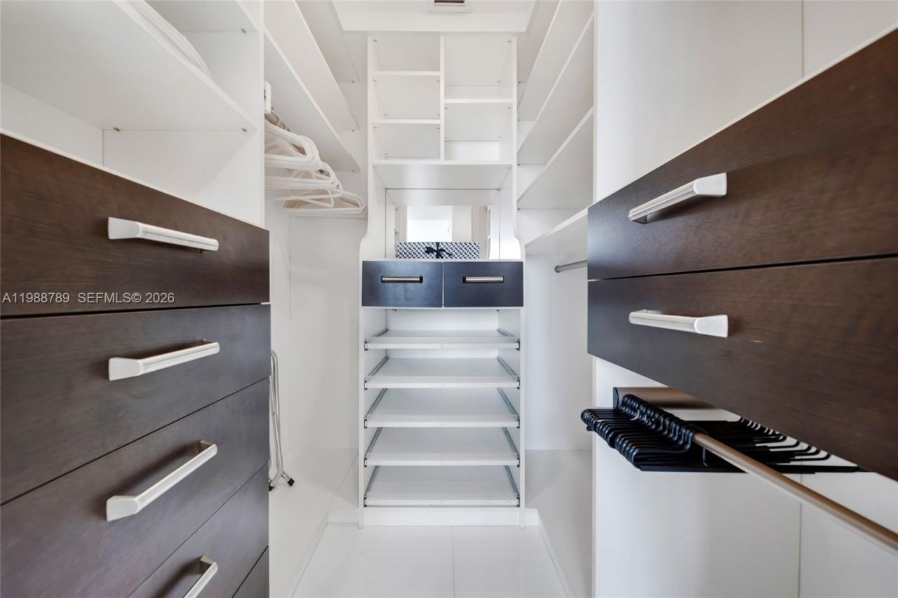253 NE 2nd St, Unit 1109, Miami, FL 33132 Photo
