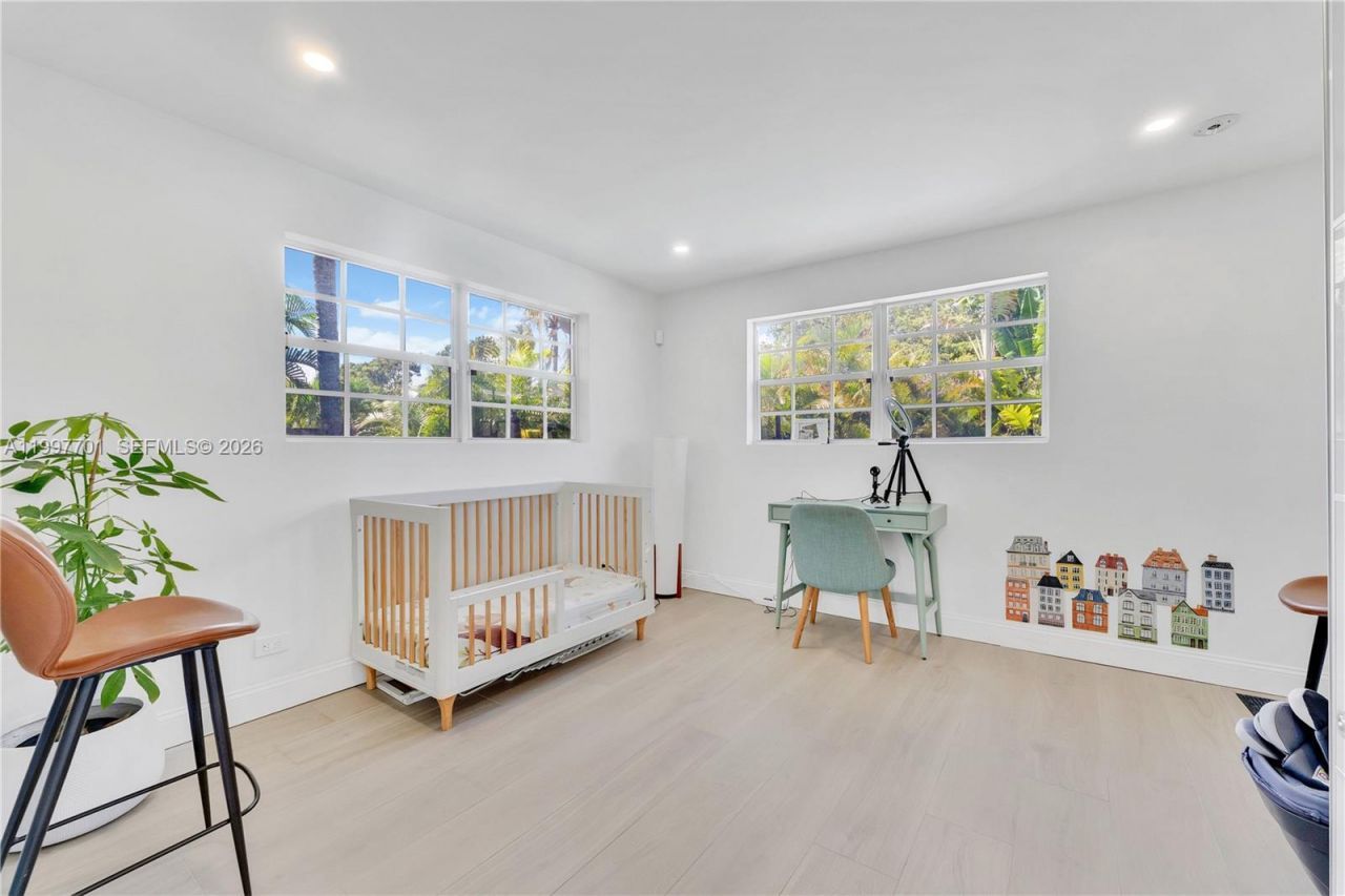 1089 NE 110th St, Miami, FL 33161 Photo