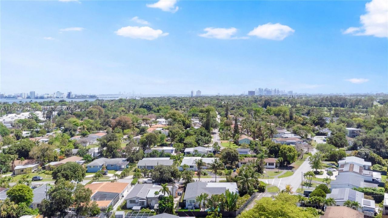 1089 NE 110th St, Miami, FL 33161 Photo