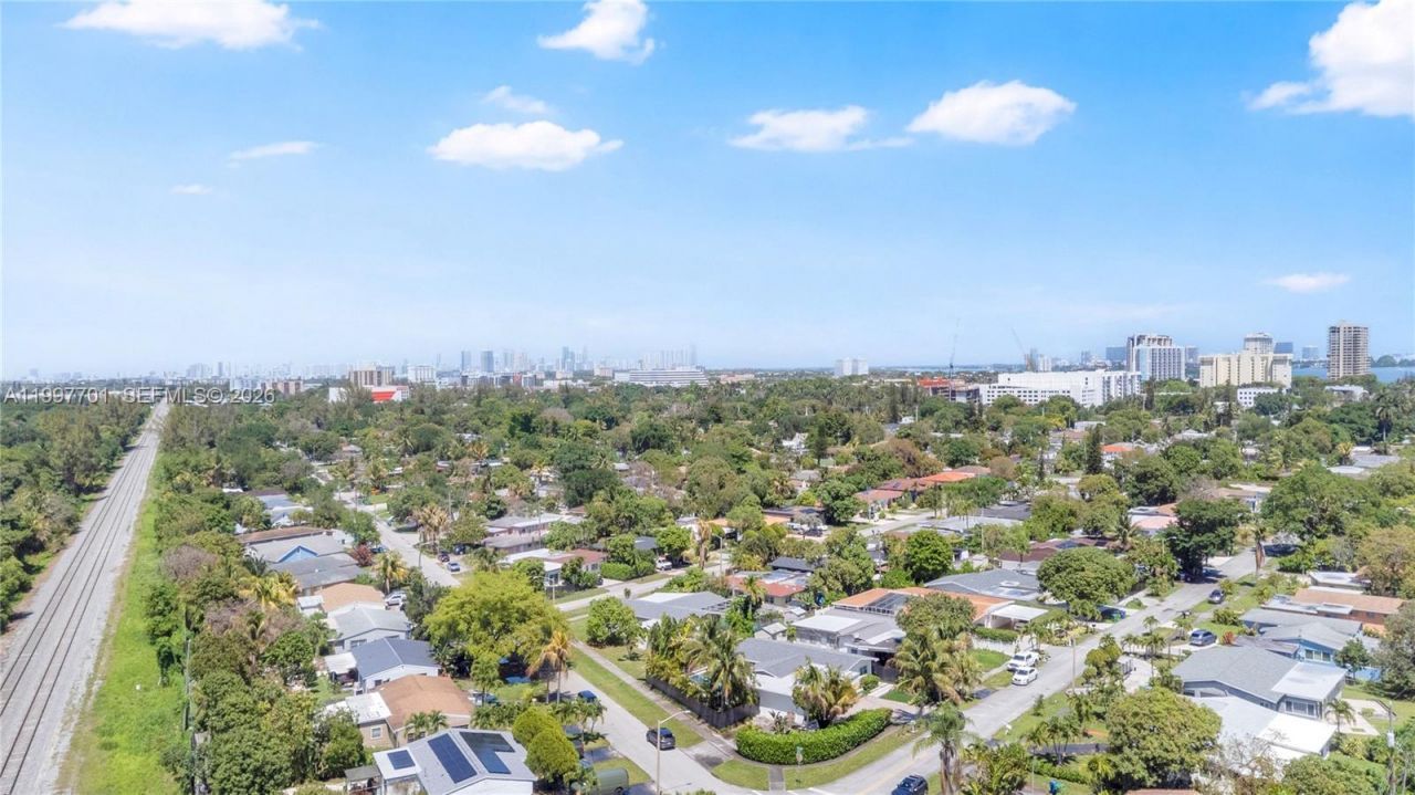 1089 NE 110th St, Miami, FL 33161 Photo