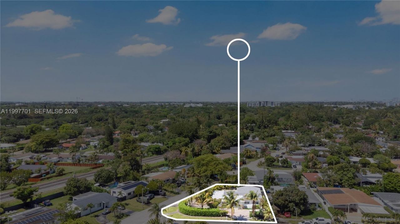 1089 NE 110th St, Miami, FL 33161 Photo