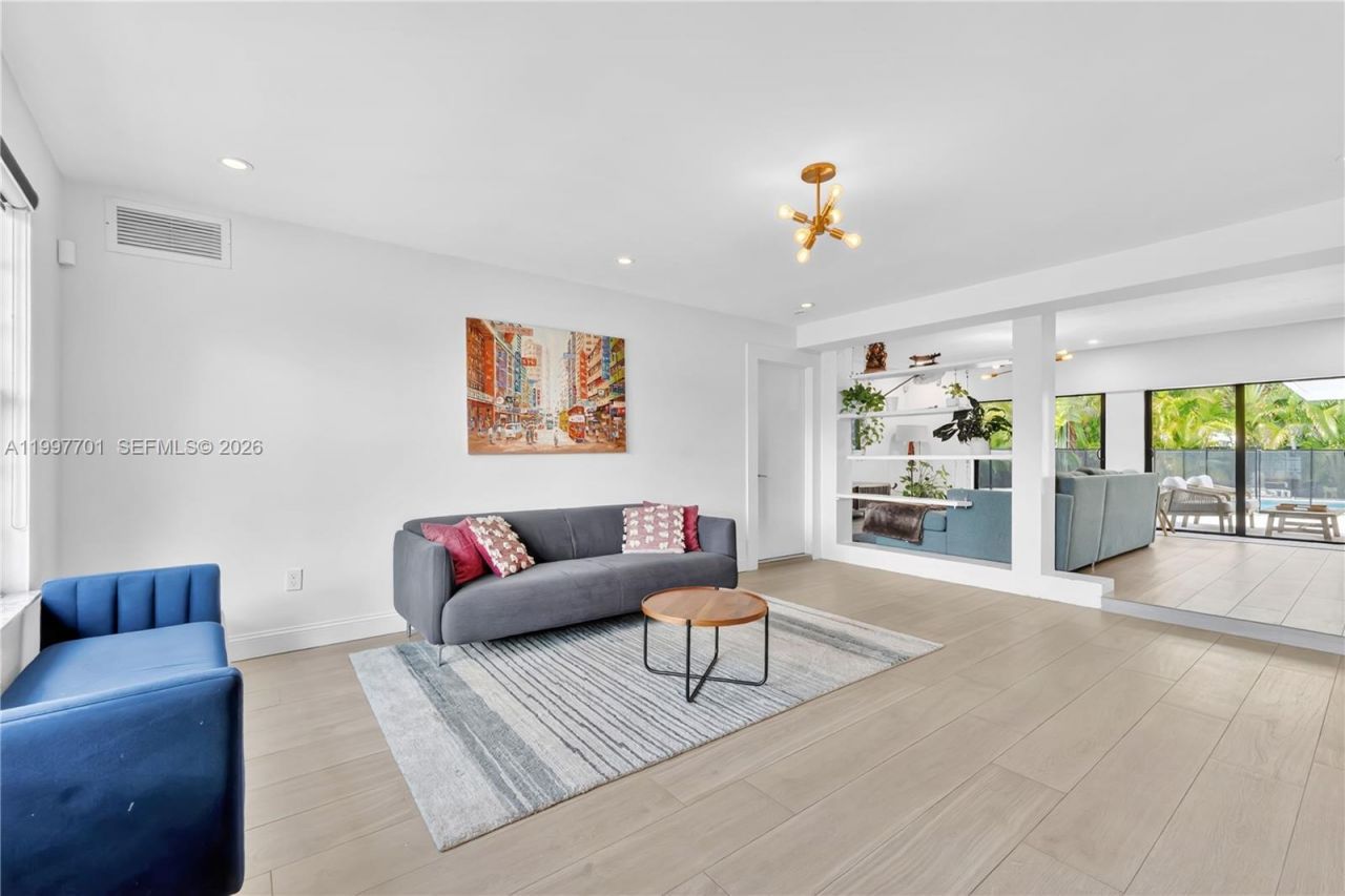 1089 NE 110th St, Miami, FL 33161 Photo