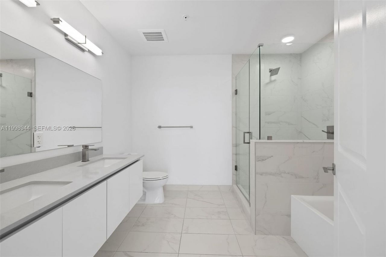 101 Diplomat Pkwy, Unit 1409, Hallandale Beach, FL 33009 Photo