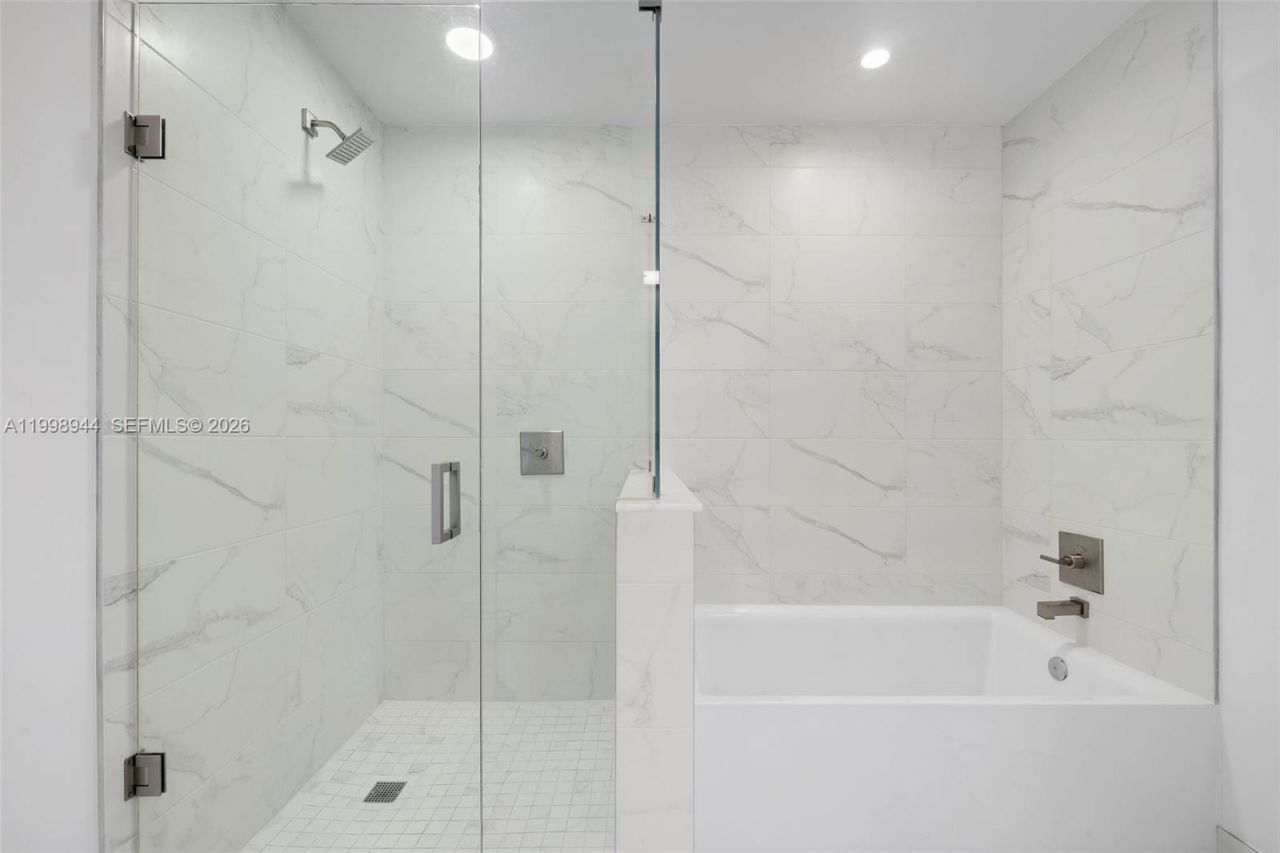 101 Diplomat Pkwy, Unit 1409, Hallandale Beach, FL 33009 Photo