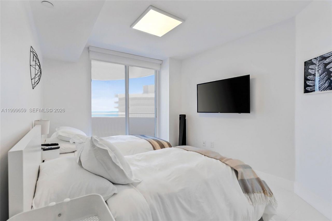 6301 Collins Ave, Unit 2103, Miami Beach, FL 33141 Photo