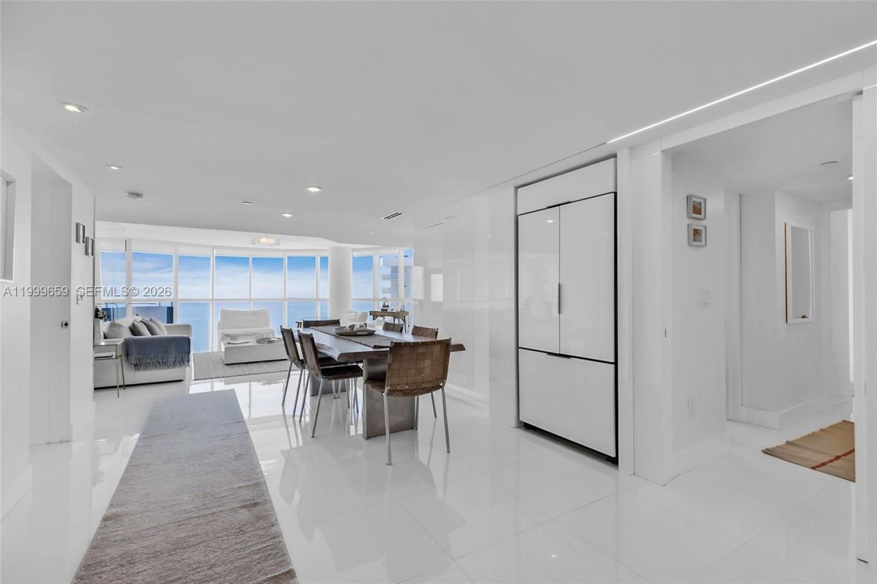 6301 Collins Ave, Unit 2103, Miami Beach, FL 33141 Photo