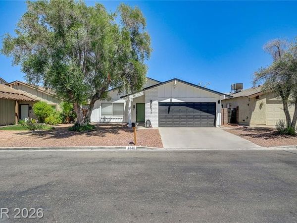 4840 Summerhill Road, Las Vegas, NV 89121