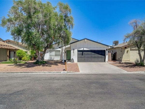 4840 Summerhill Road, Las Vegas, NV 89121