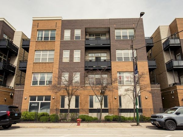 2933 N Clybourn Avenue, Unit 301, Chicago, IL 60618