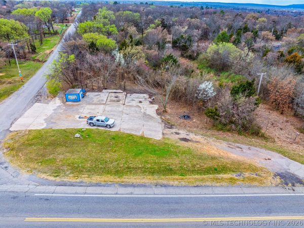 2 Highway 9 , Eufaula, OK 74462