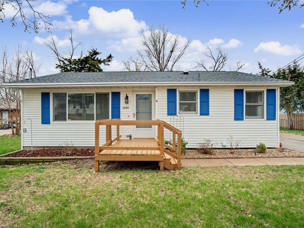 1295 33rd St NE , Cedar Rapids, IA 52402