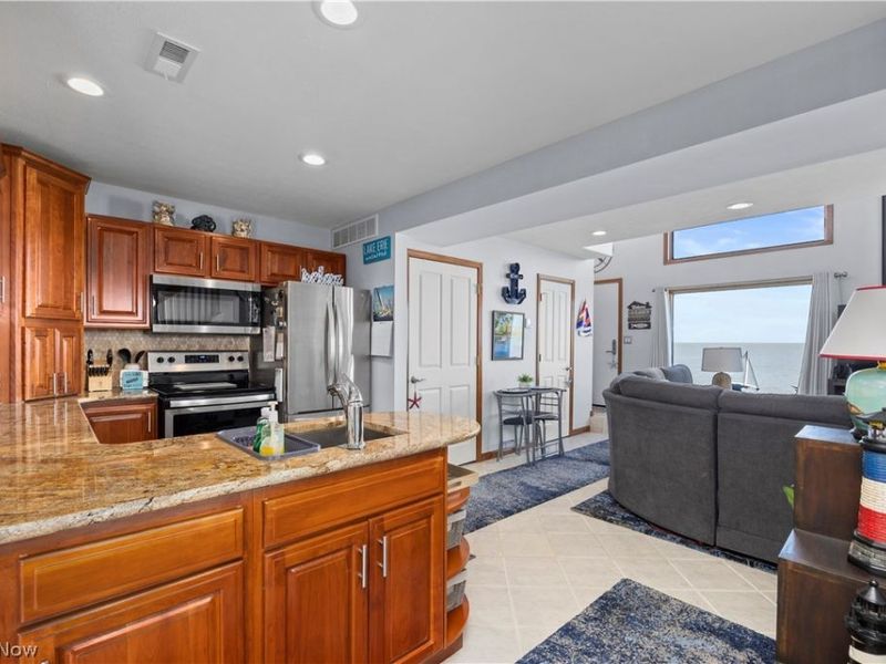 1371 Cleveland Road W, Unit E, Huron, OH 44839 Photo 9