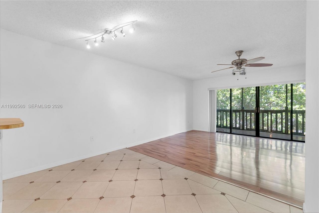 1021 Mockingbird Ln, Unit 302, Plantation, FL 33324 Photo