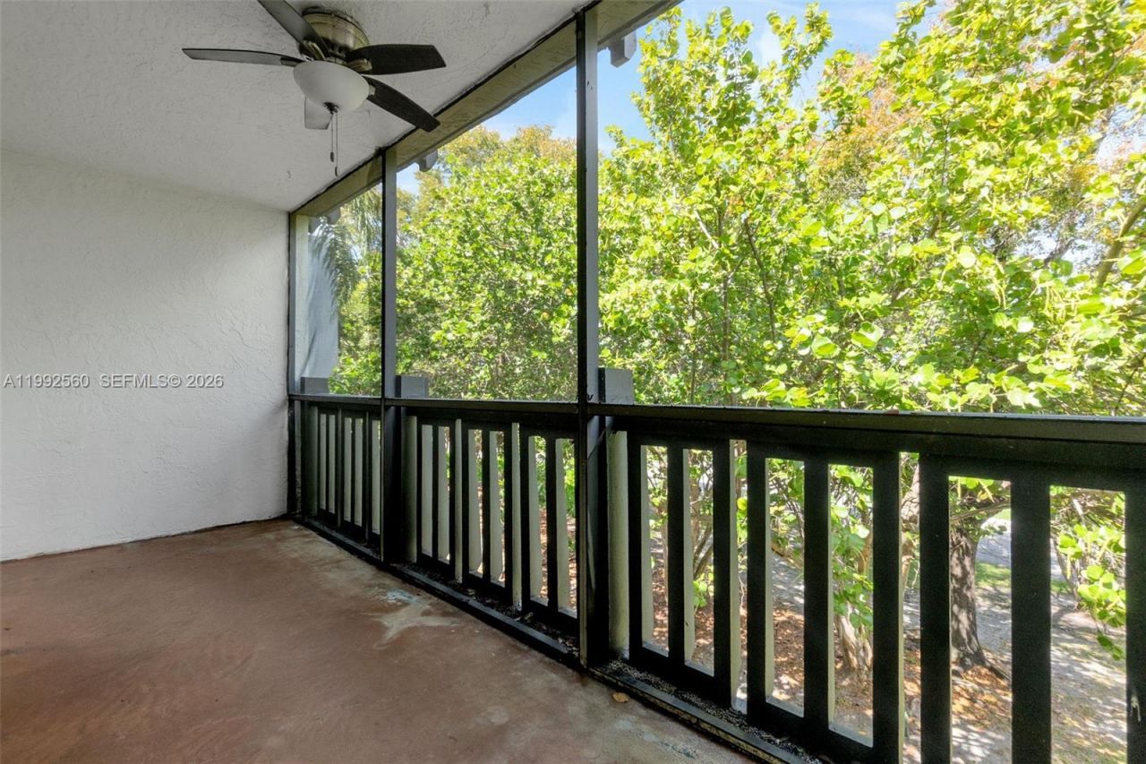 1021 Mockingbird Ln, Unit 302, Plantation, FL 33324 Photo