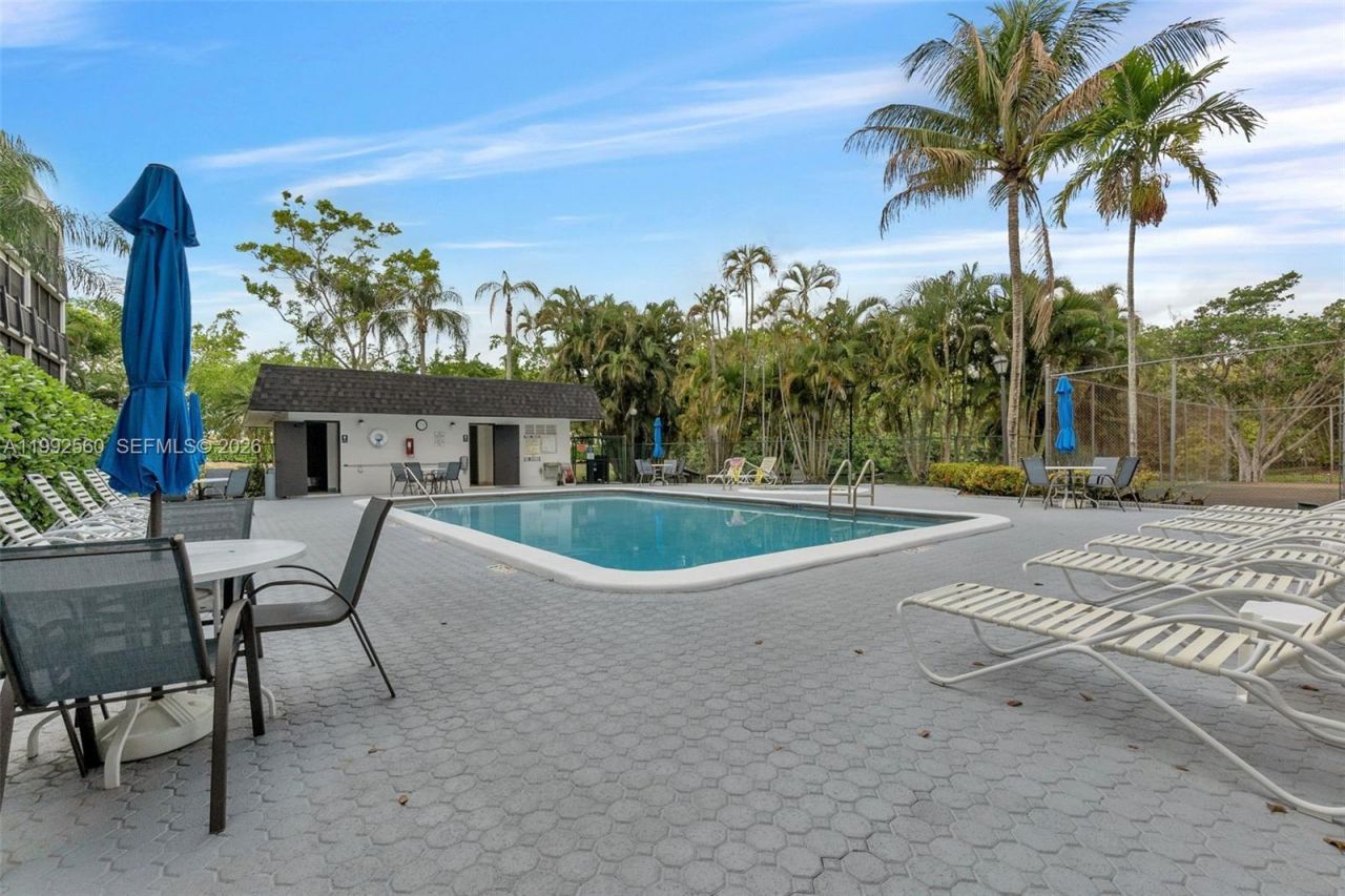 1021 Mockingbird Ln, Unit 302, Plantation, FL 33324 Photo