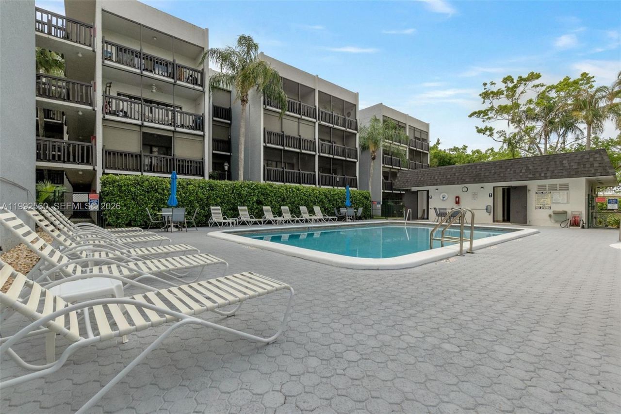 1021 Mockingbird Ln, Unit 302, Plantation, FL 33324 Photo