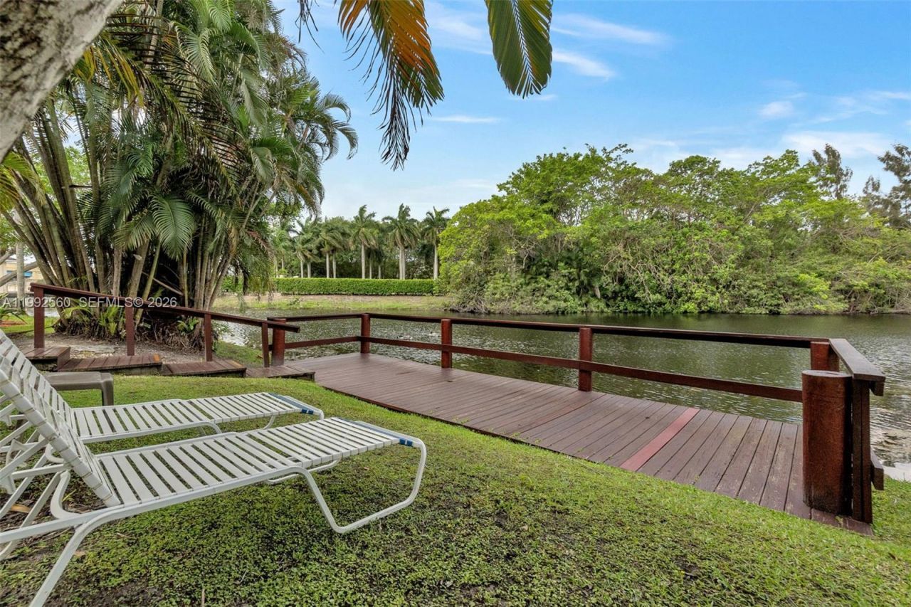 1021 Mockingbird Ln, Unit 302, Plantation, FL 33324 Photo