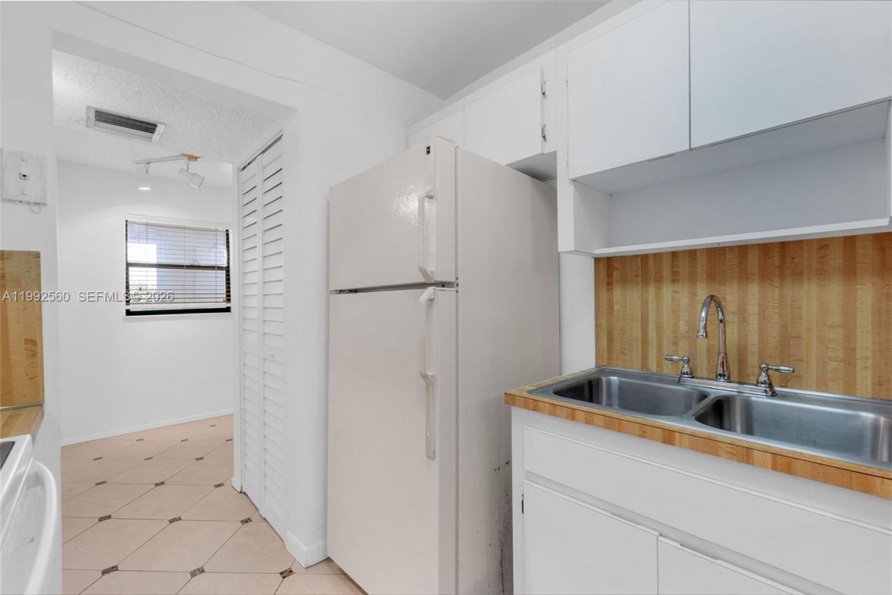 1021 Mockingbird Ln, Unit 302, Plantation, FL 33324 Photo