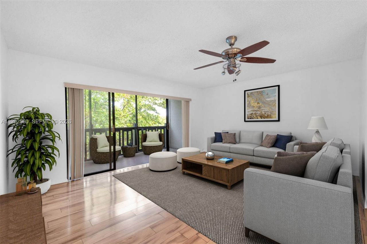 1021 Mockingbird Ln, Unit 302, Plantation, FL 33324 Photo