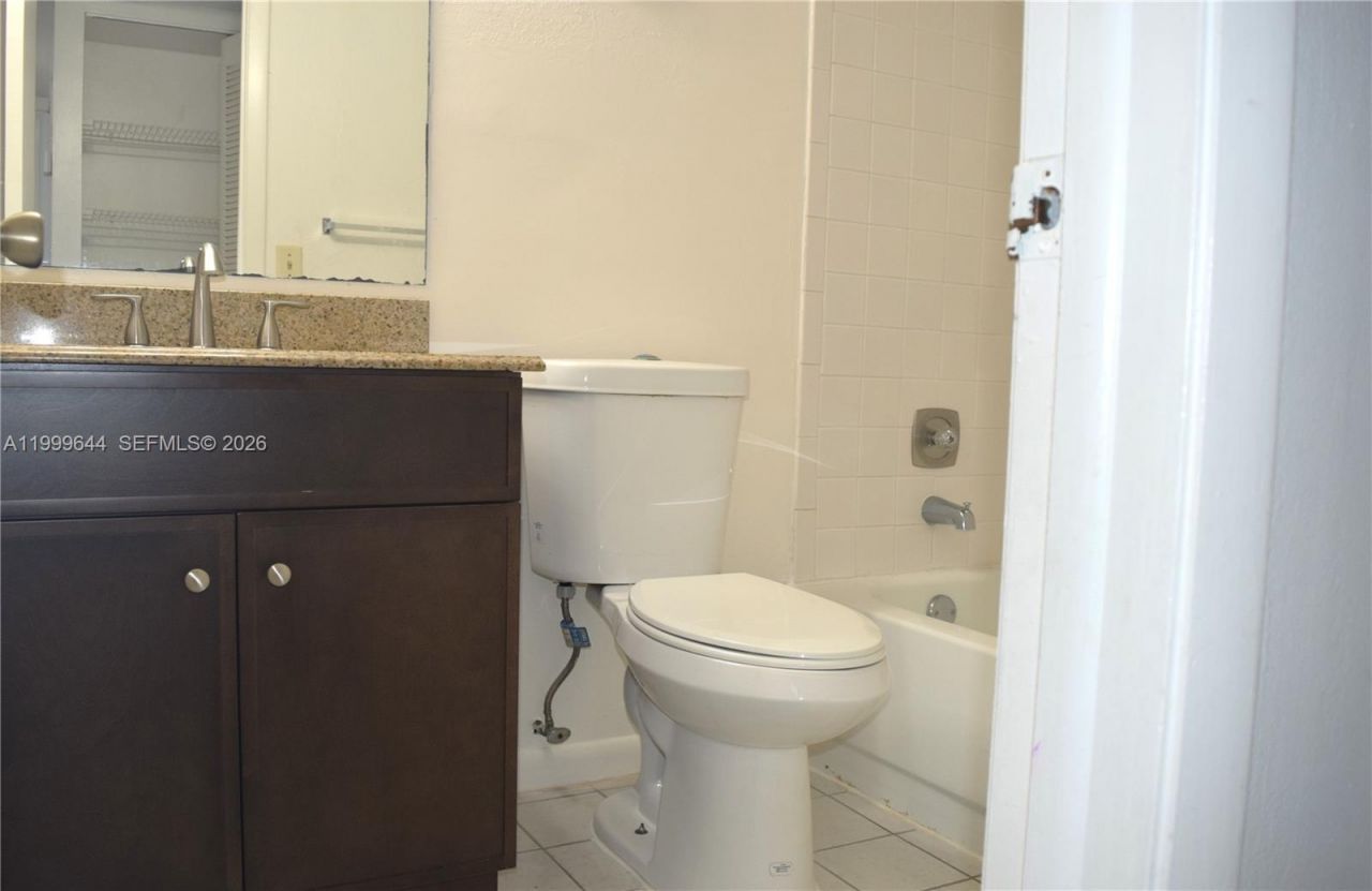 10013 Winding Lake Rd, Unit 102, Sunrise, FL 33351 Photo