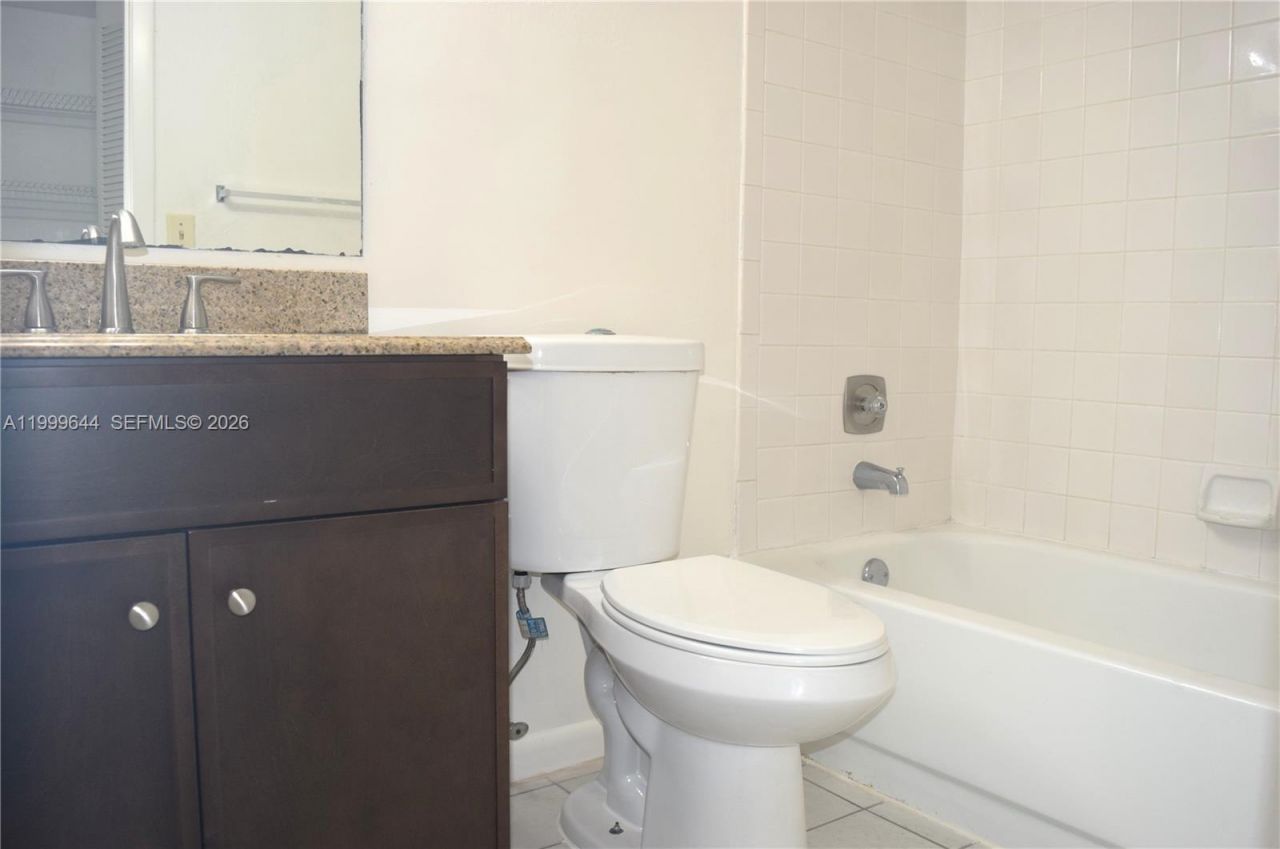 10013 Winding Lake Rd, Unit 102, Sunrise, FL 33351 Photo