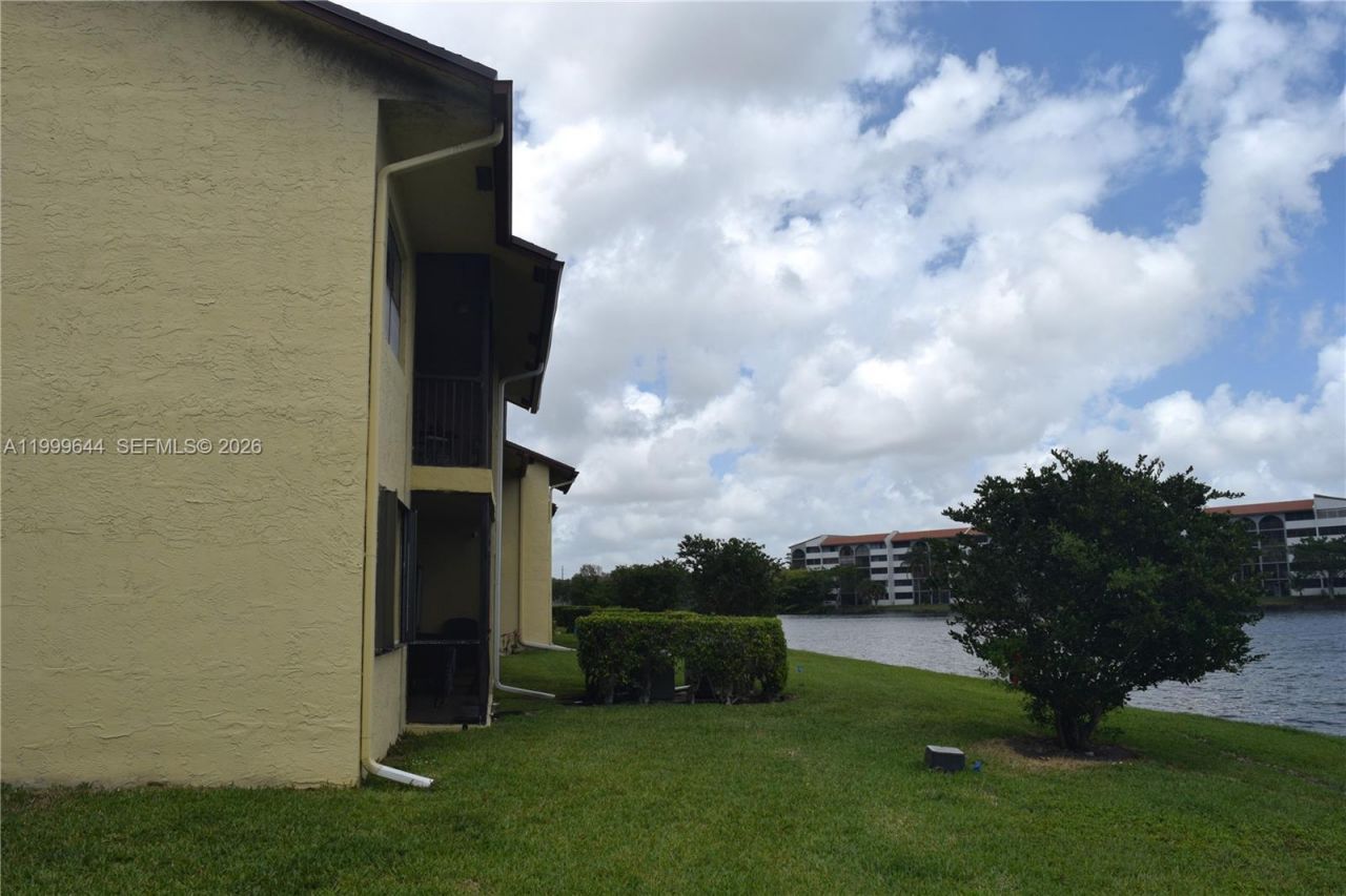 10013 Winding Lake Rd, Unit 102, Sunrise, FL 33351 Photo