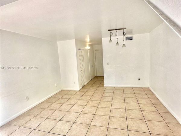 8550 SW 109th Ave, Unit 5-221, Miami, FL 33173