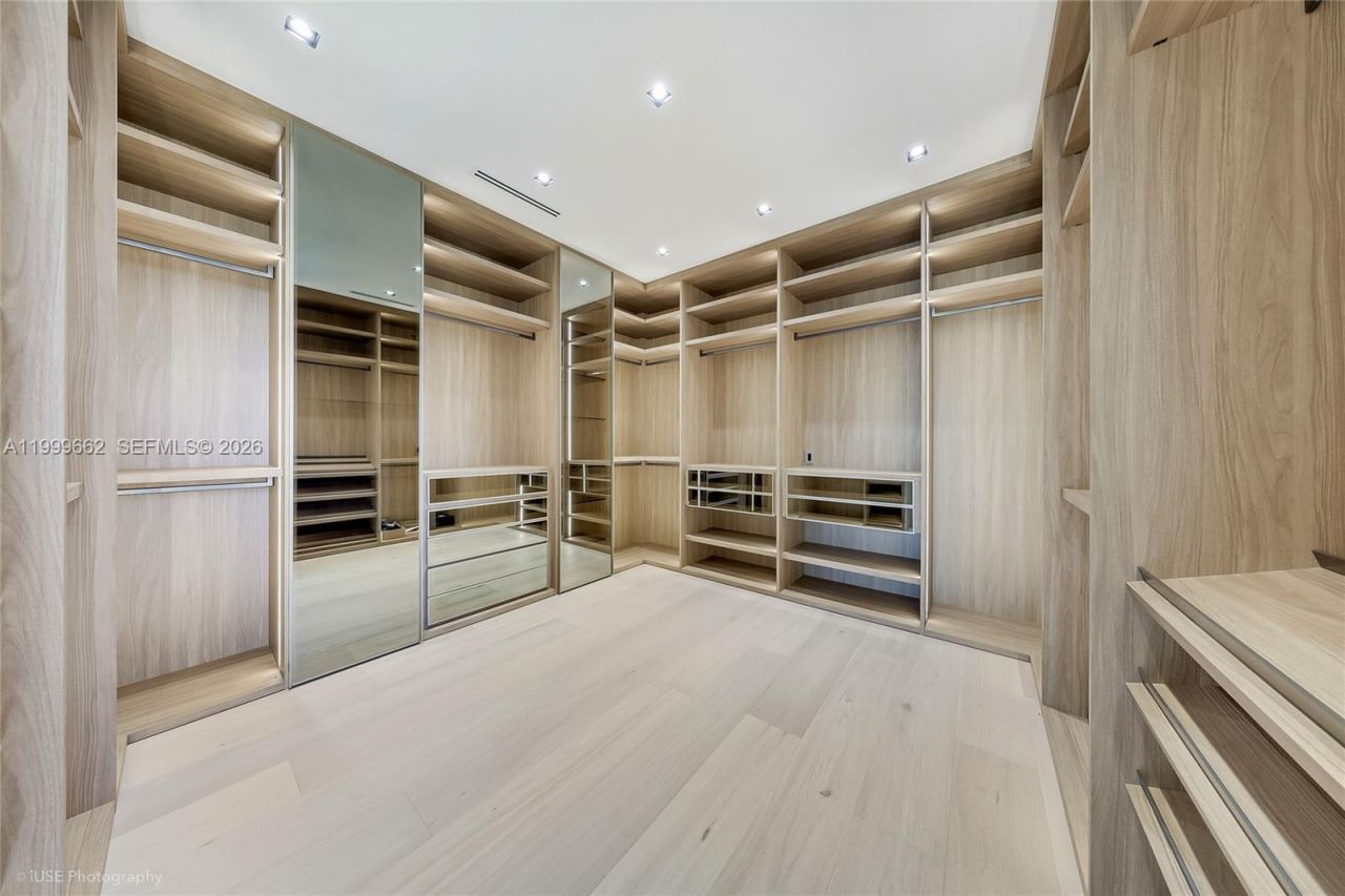 770 Lake Rd, Miami, FL 33137 Photo