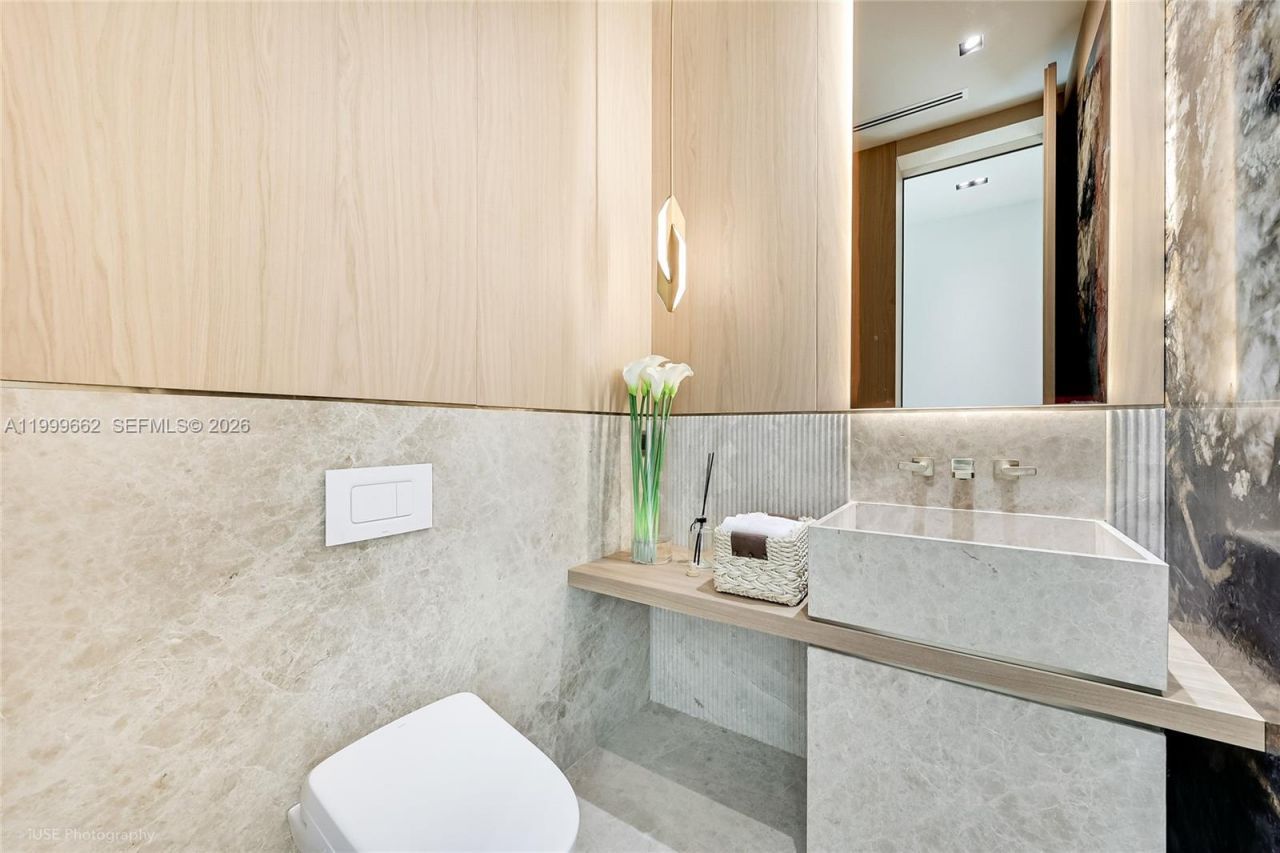 770 Lake Rd, Miami, FL 33137 Photo