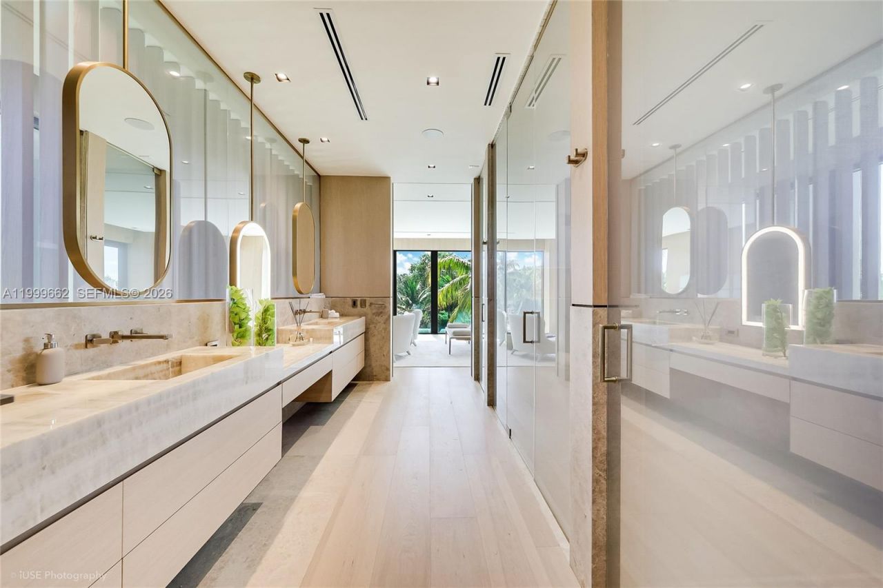 770 Lake Rd, Miami, FL 33137 Photo