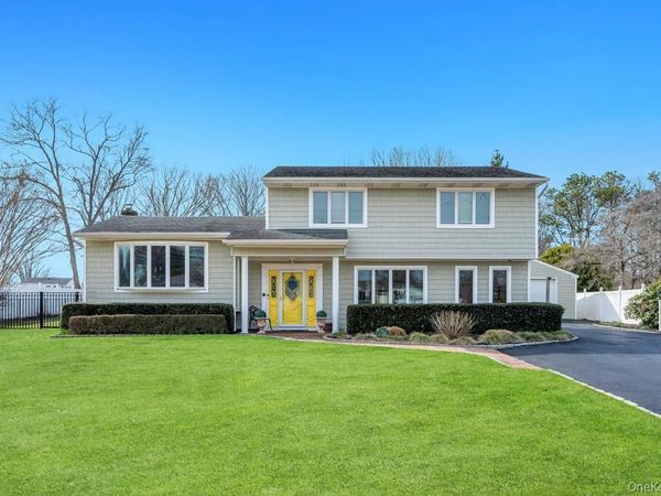 68 Hill Drive, Bohemia, NY 11716