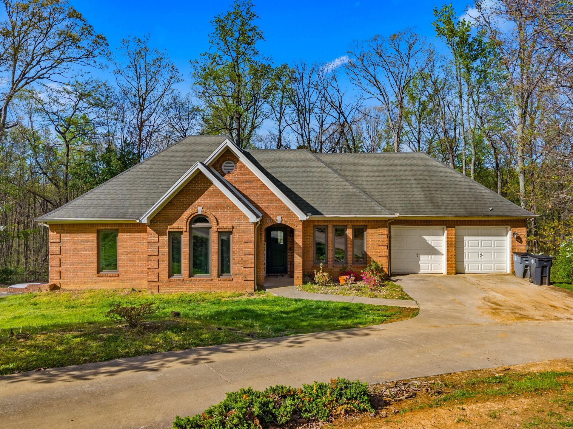 900 E Brentwood Drive, Morristown, TN 37814 Main Photo