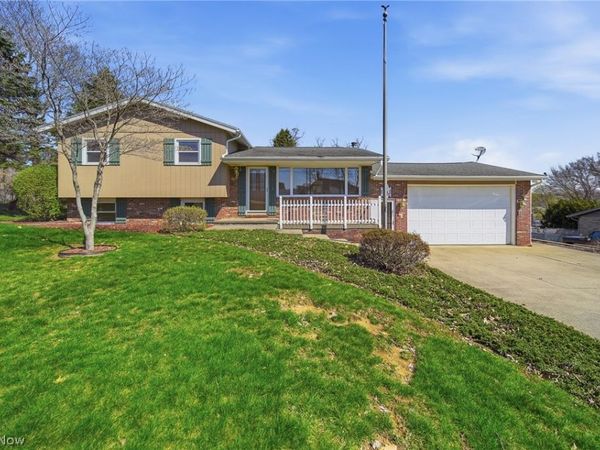 5625 Strausser Street NW, North Canton, OH 44720