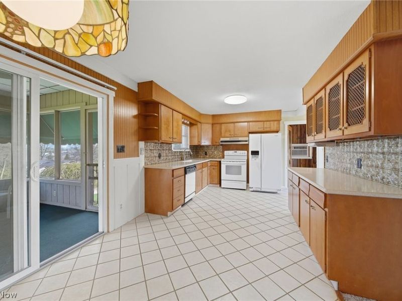 5625 Strausser Street NW, North Canton, OH 44720 Photo 3