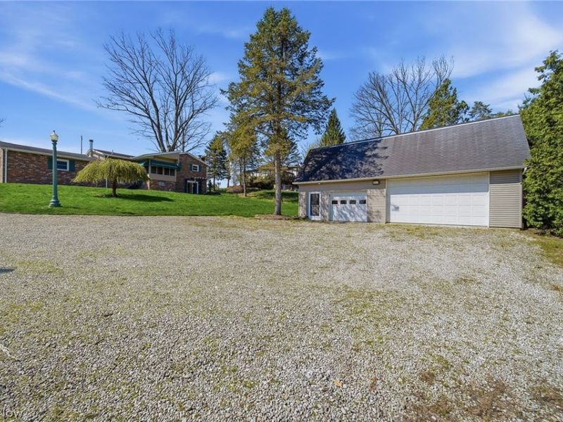 5625 Strausser Street NW, North Canton, OH 44720 Photo 48