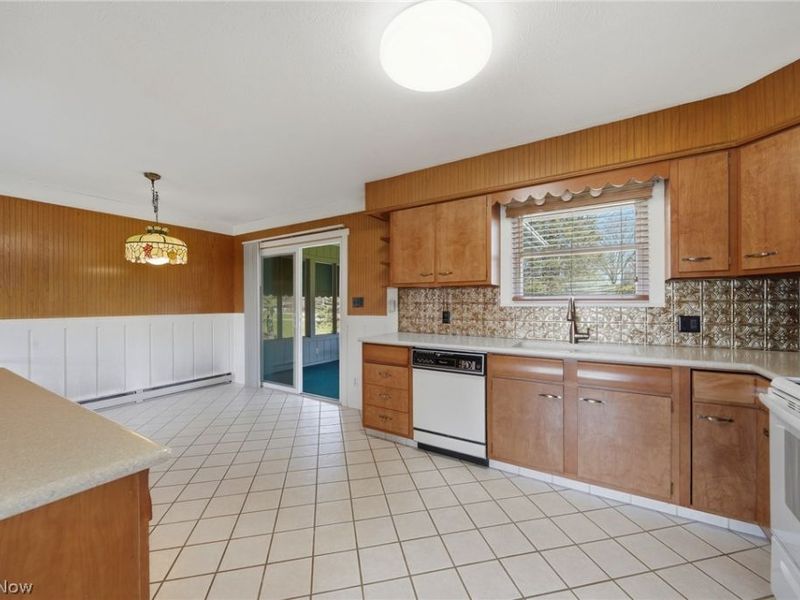 5625 Strausser Street NW, North Canton, OH 44720 Photo 7