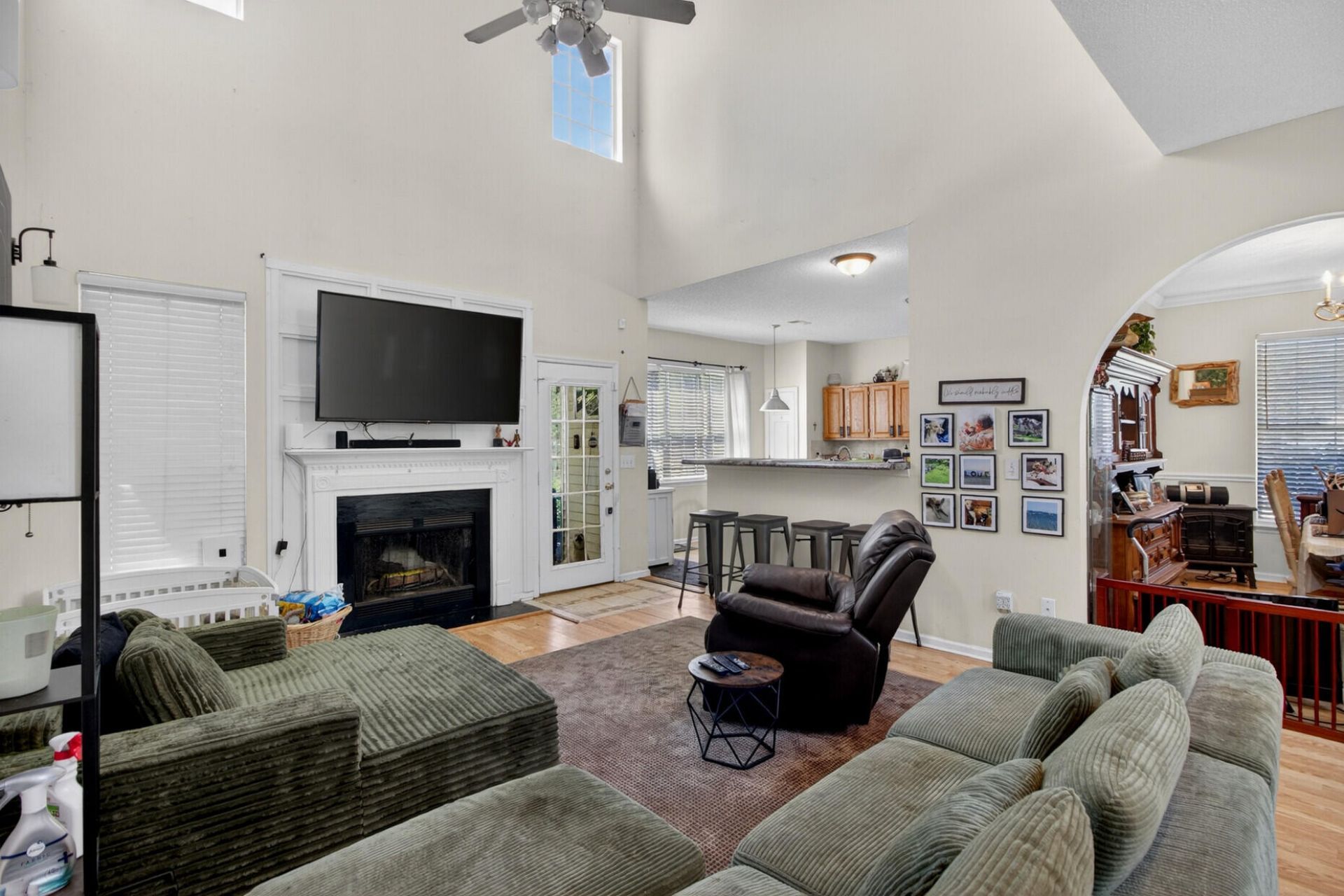 5400 Dwight Drive Photo 10